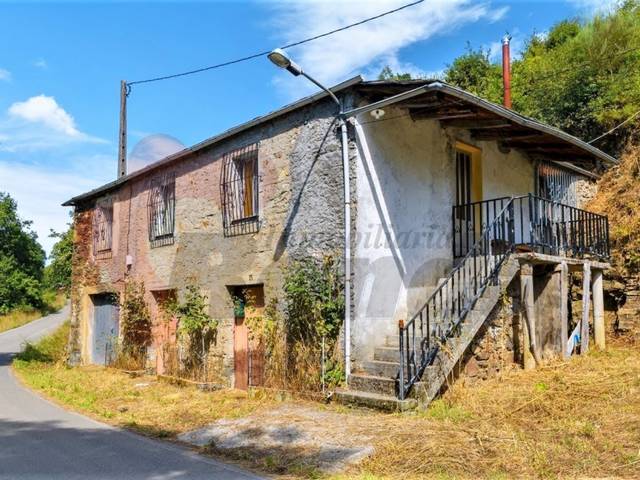 Casa-chalet en Venta en Baralla