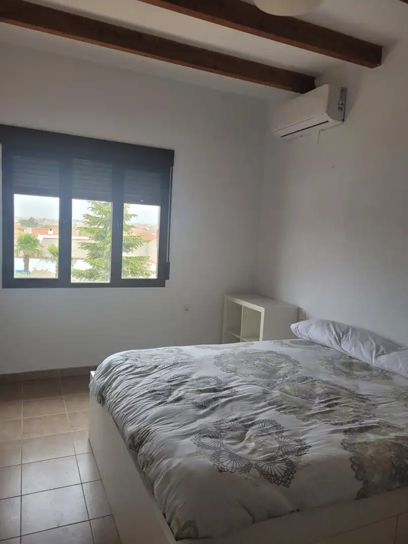Dormitori de Casa o xalet de lloguer en Casasimarro amb Aire condicionat, Calefacció i Jardí privat