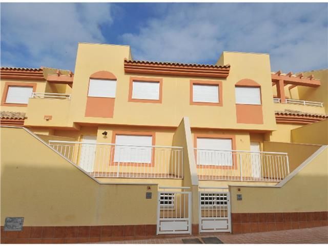 Duplex for rent to own in Calle los Huertos, Barrio de Peral - San Félix