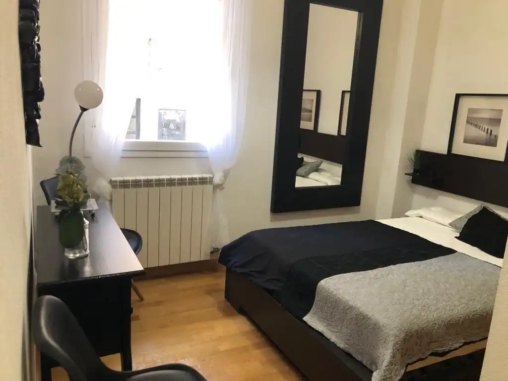 Habitación de Piso de alquiler en Zaragoza con Calefacción, Amueblado y Horno