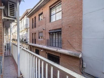 Exterior view of Flat for sale in  Granada Capital  with Balcony