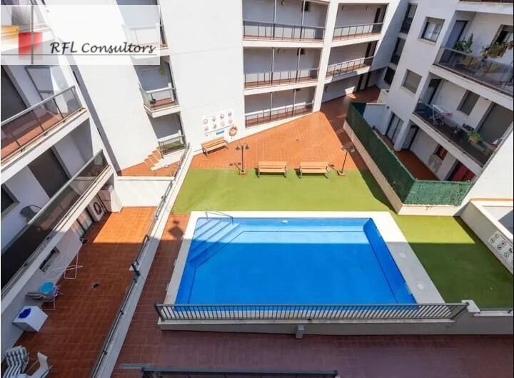 Piscina de Apartament en venda en L'Ampolla amb Aire condicionat, Calefacció i Terrassa