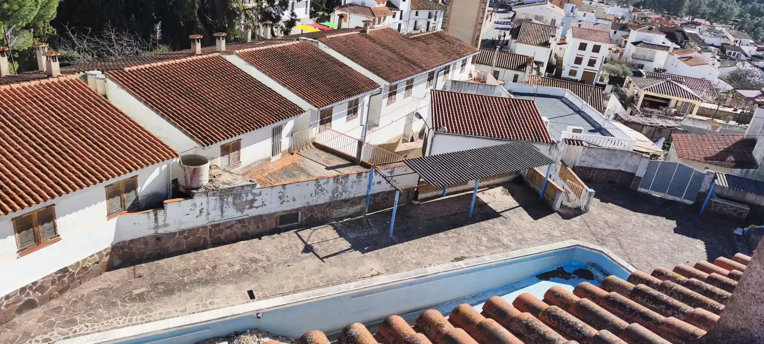 Vista exterior de Edificio en venta en Ayódar