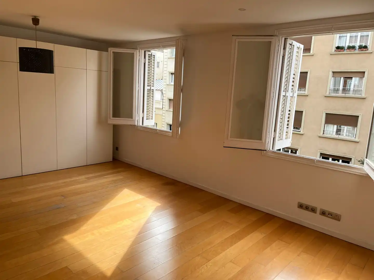 Habitación de Piso en venta en Barcelona con Horno, Lavadora y Microondas