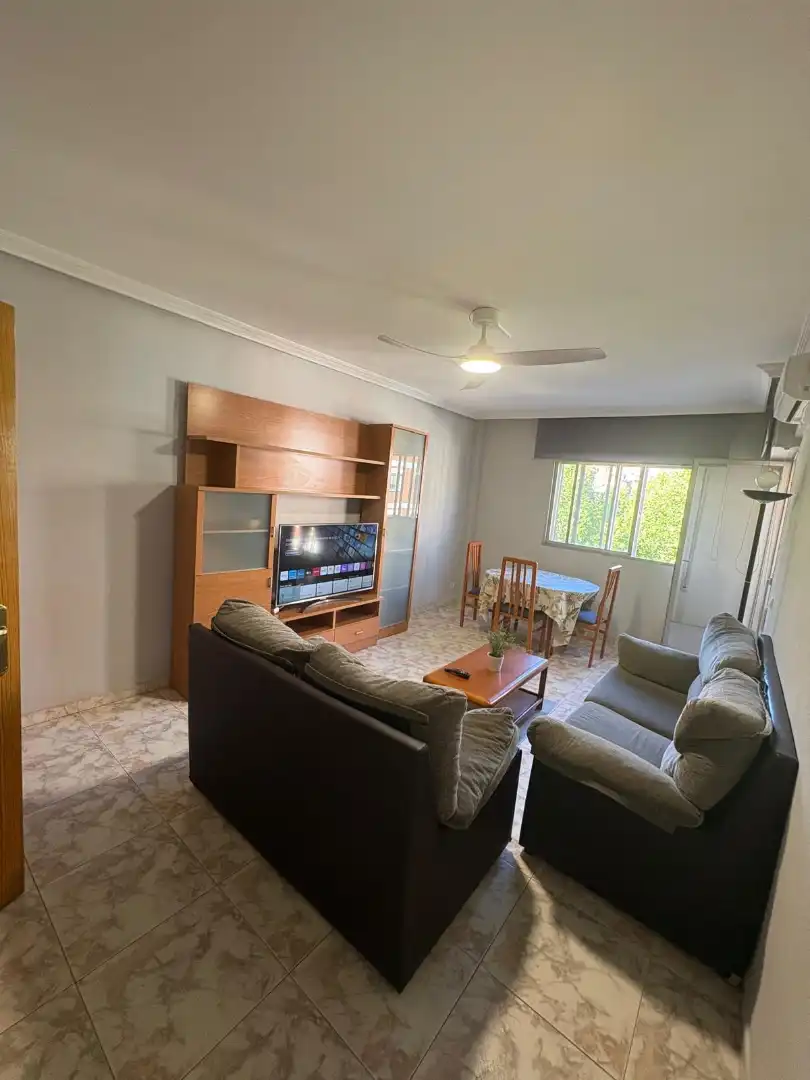 Sala de estar de Piso para compartir en Plasencia con Aire acondicionado, Amueblado y Balcón