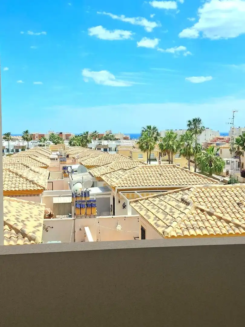 Vista exterior de Apartamento en venta en Orihuela con Jardín privado, Terraza y Trastero