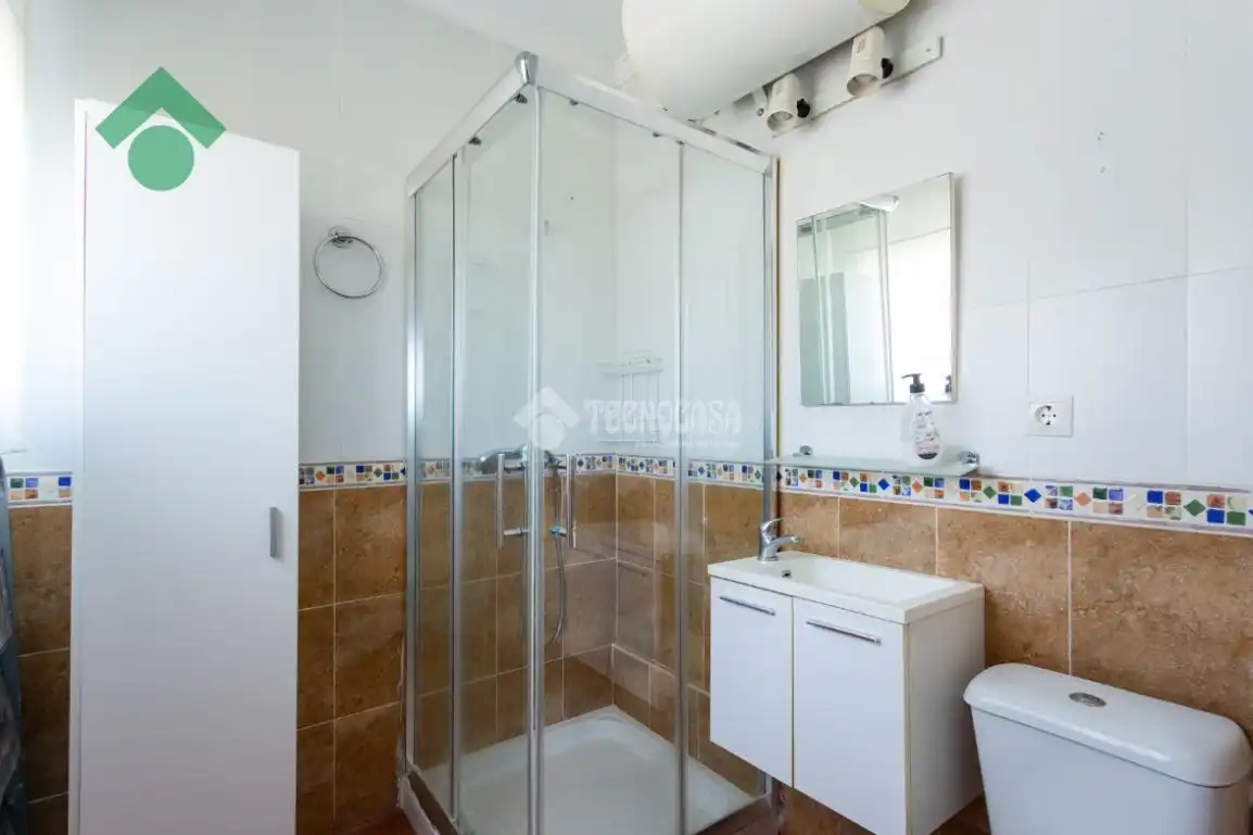 Badezimmer von Wohnung zum Verkauf in Almuñécar mit Möbliert
