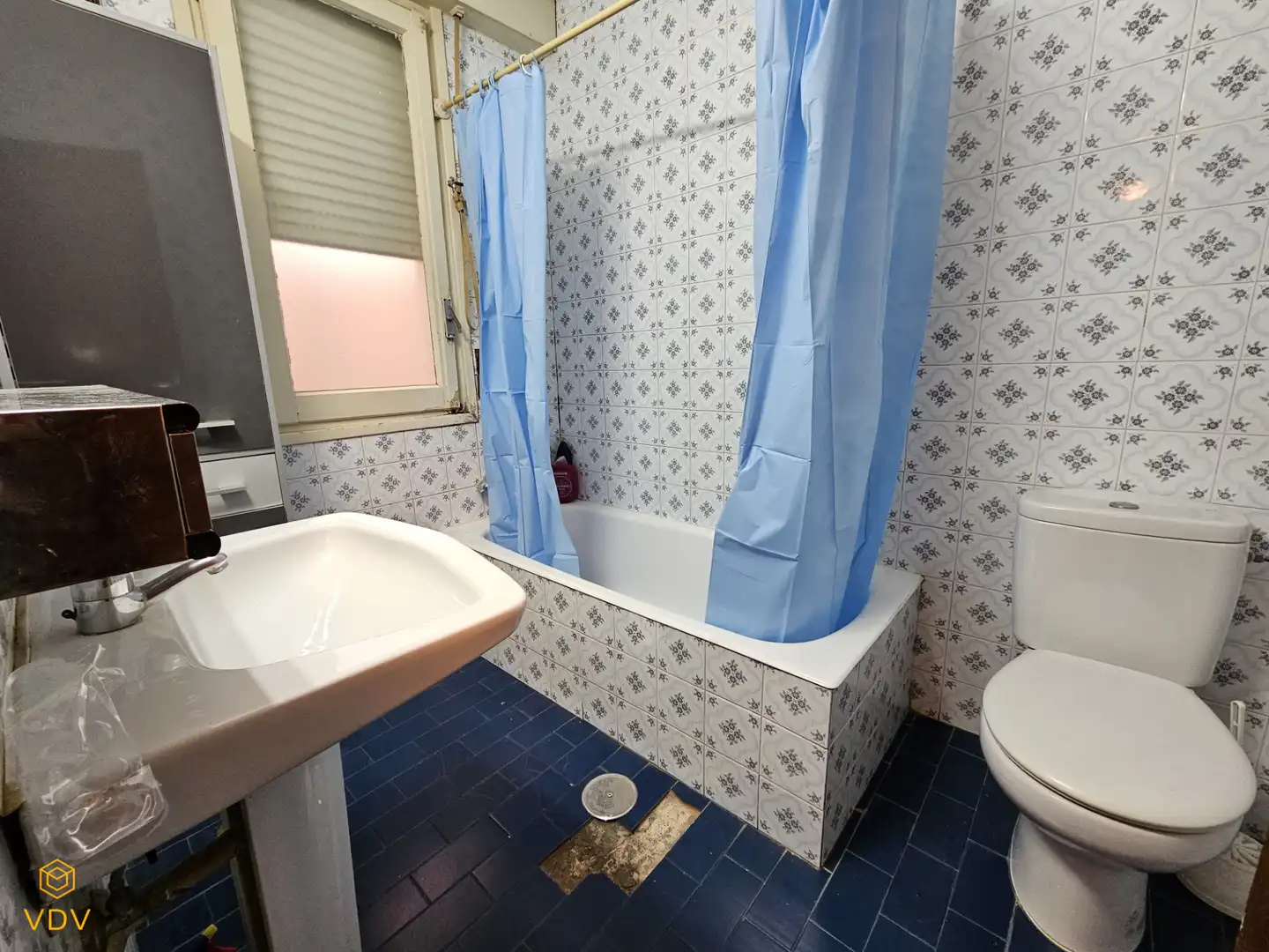 Bathroom of Flat for sale in  Pamplona / Iruña  with Heating, Parquet flooring and Terrace