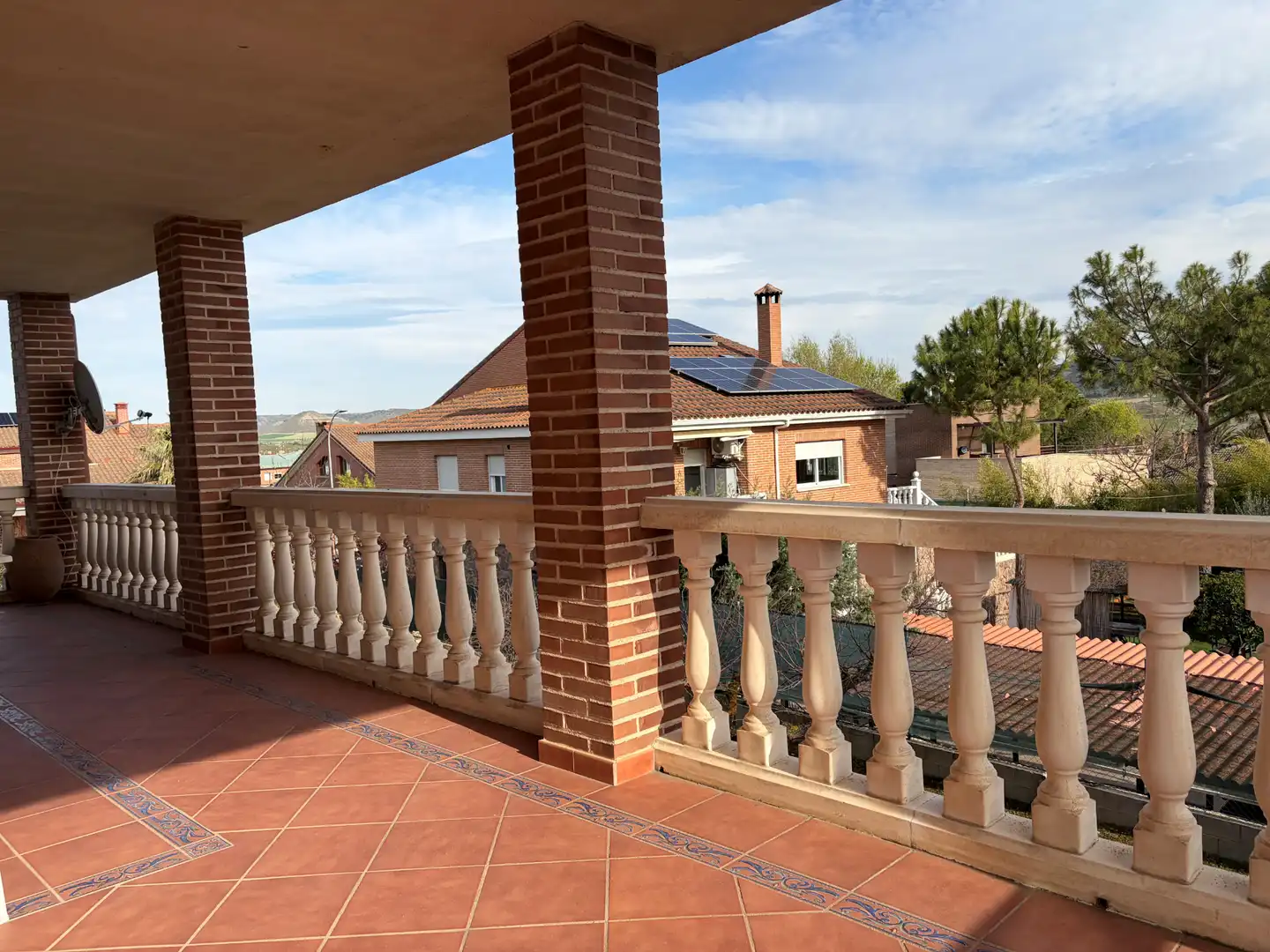 Terrassa de Casa o xalet en venda en Villalbilla amb Calefacció i Jardí privat