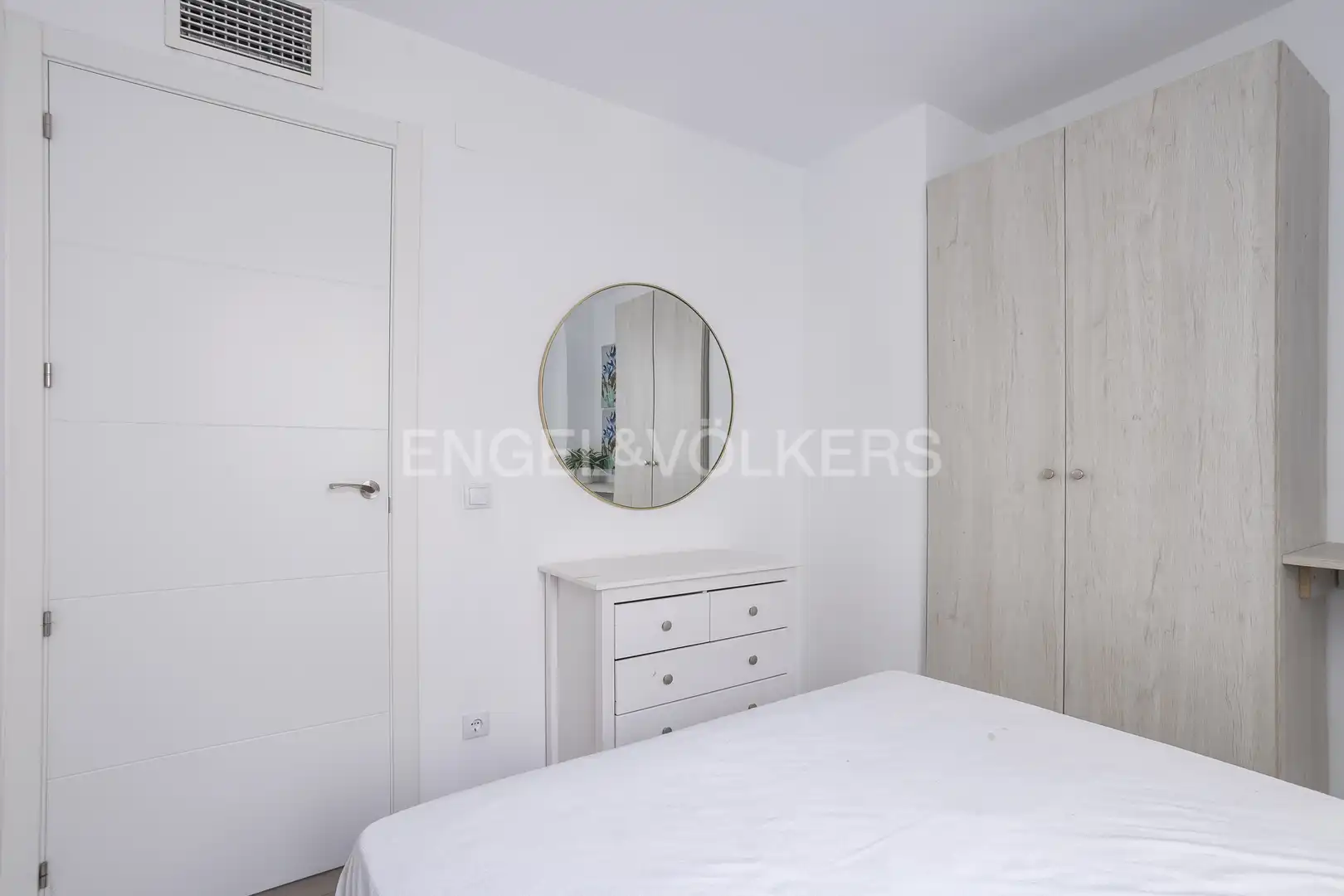 Bedroom of Flat for rent in Madrid  with Air Conditioner, Heating and Furnished