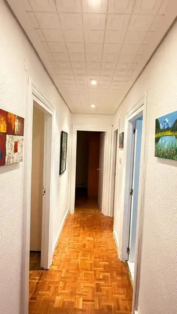Pis per a compartir en  Pamplona / Iruña amb Parquet, Moblat i Forn