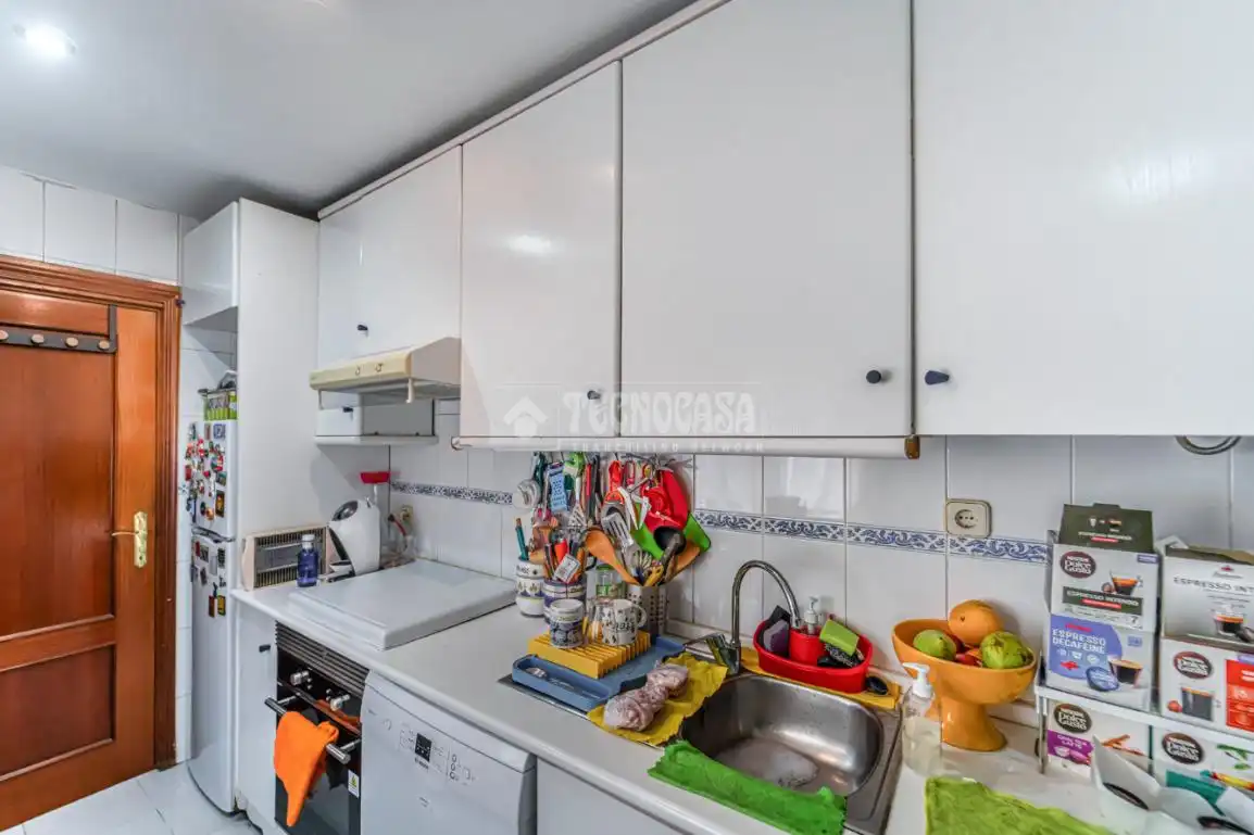 Cocina de Piso en venta en Madrid con Parquet y Balcón