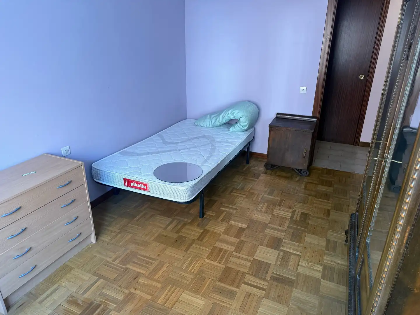 Habitación de Piso en venta en León Capital  con Calefacción, Parquet y Terraza