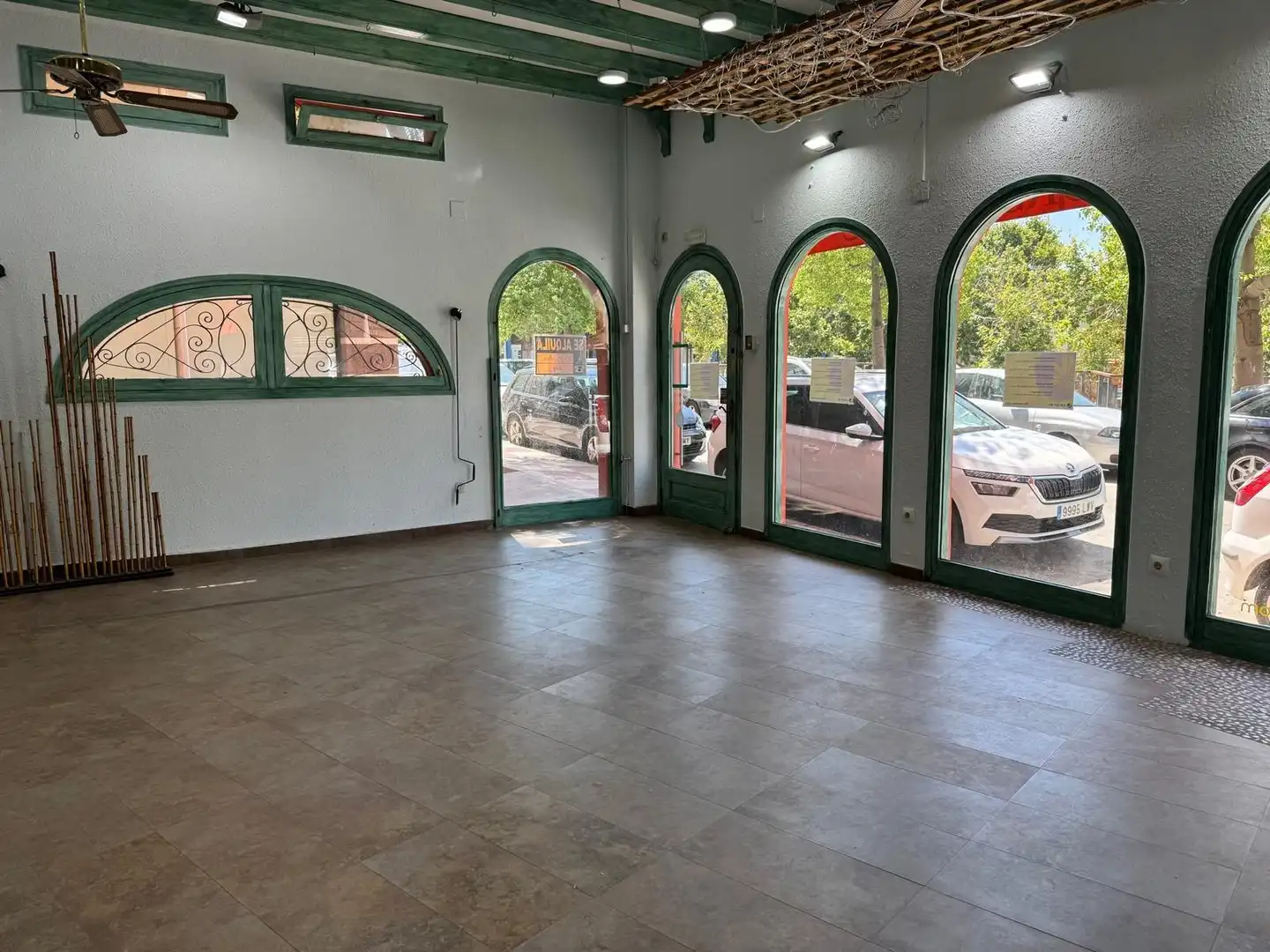 Local de alquiler en Roses con Aire acondicionado