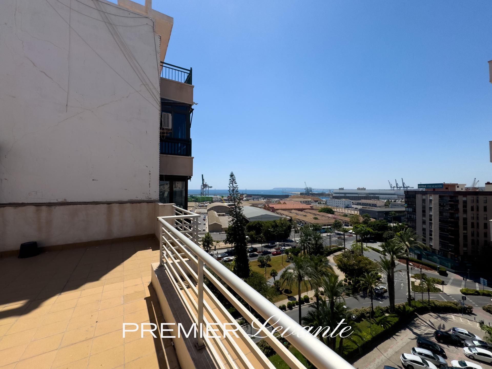 Attic to rent in Calle PINTOR APARICIO, 4, Ensanche - Diputación