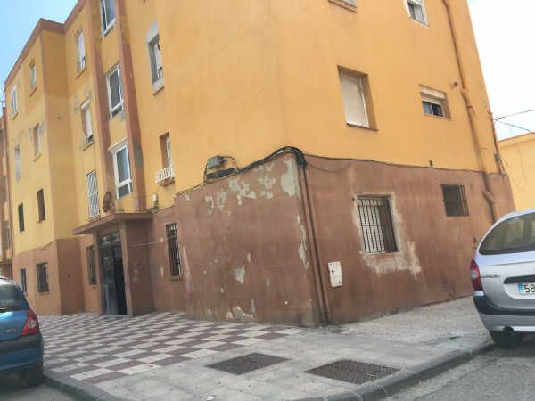 Vista exterior de Piso en venta en La Línea de la Concepción