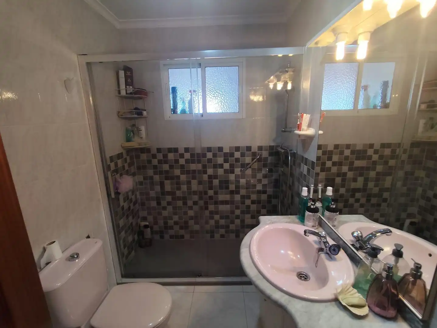 Baño de Piso en venta en Cartagena con Calefacción
