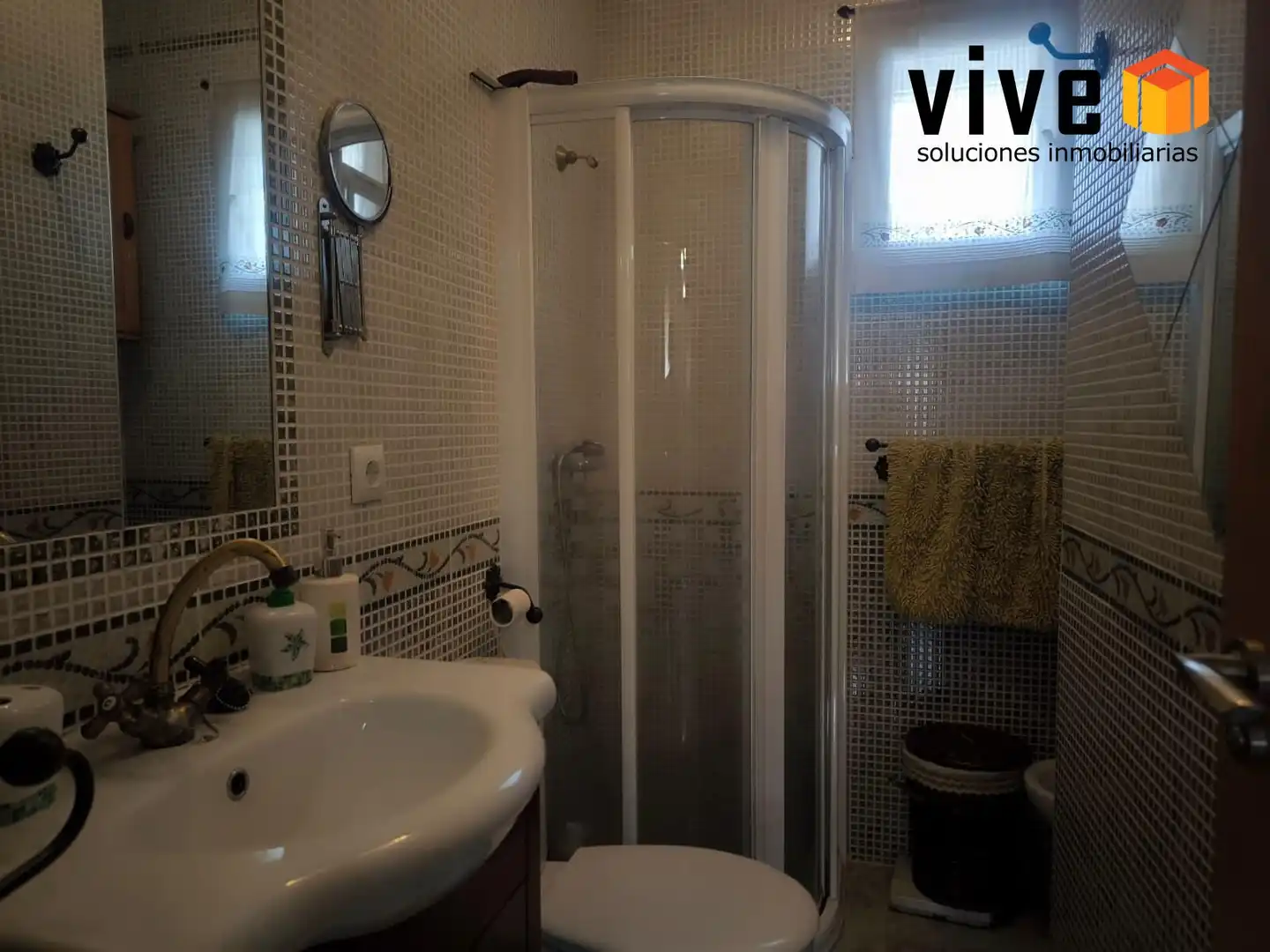 Bathroom of Flat for sale in Sevilla  with Air Conditioner