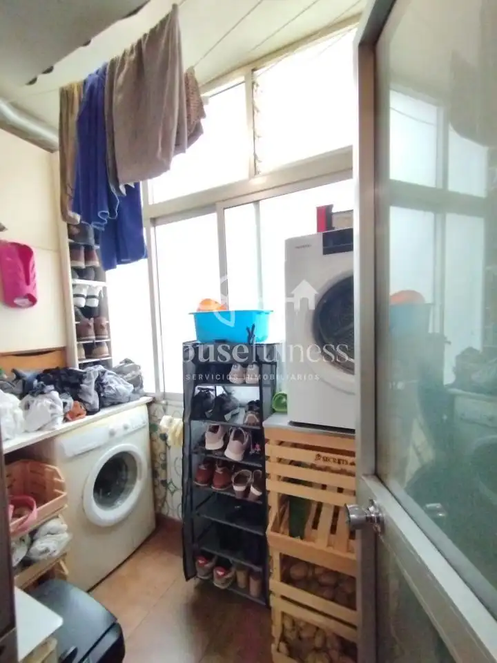 Wohnung zum Verkauf in Ferrol mit Heizung, Abstellraum und Möbliert
