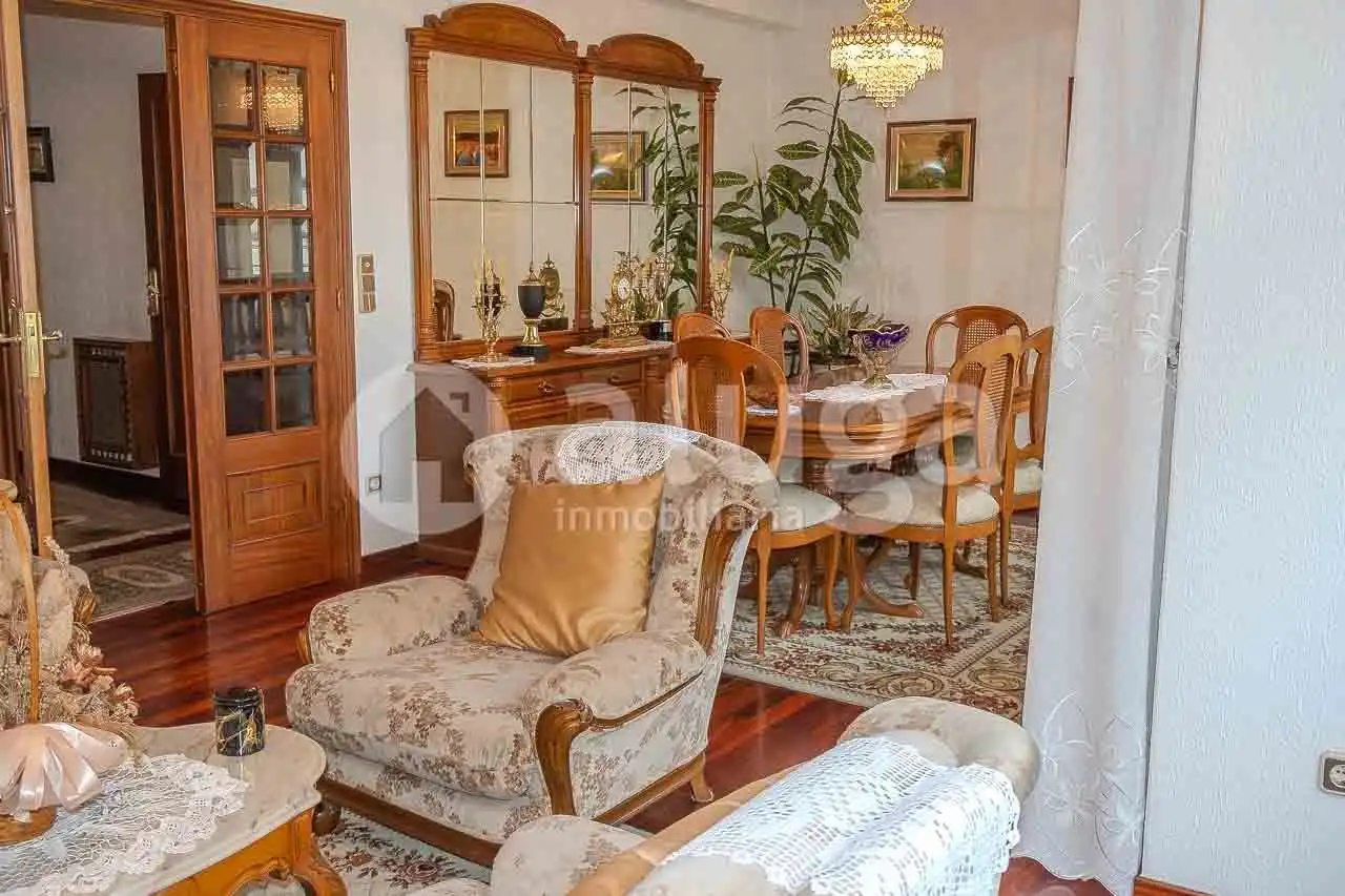 Sala d'estar de Finca rústica en venda en Cangas  amb Calefacció, Jardí privat i Terrassa
