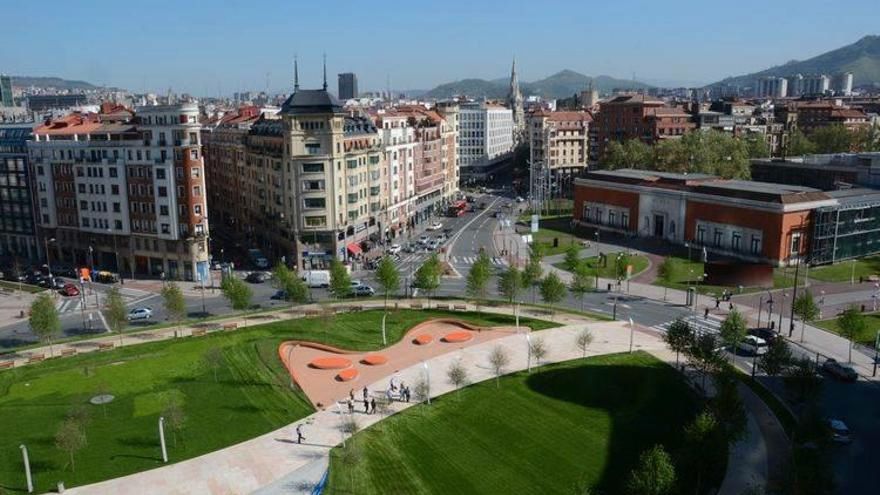Vista exterior de Pis en venda en Bilbao  amb Calefacció, Traster i Forn