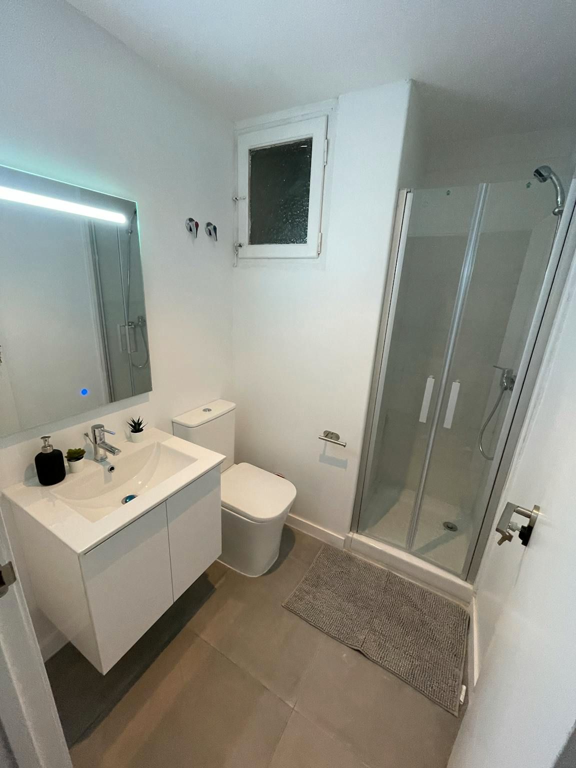 Bany de Pis per a compartir en  Valencia Capital amb Rentadora