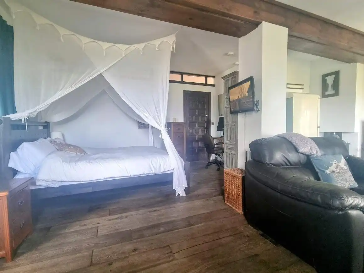 Habitación de Casa o chalet en venta en Alhaurín El Grande con Jardín privado y Piscina comunitaria