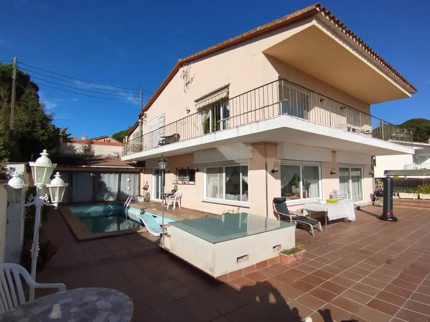 Vista exterior de Casa o xalet en venda en Cabrils amb Calefacció, Jardí privat i Terrassa