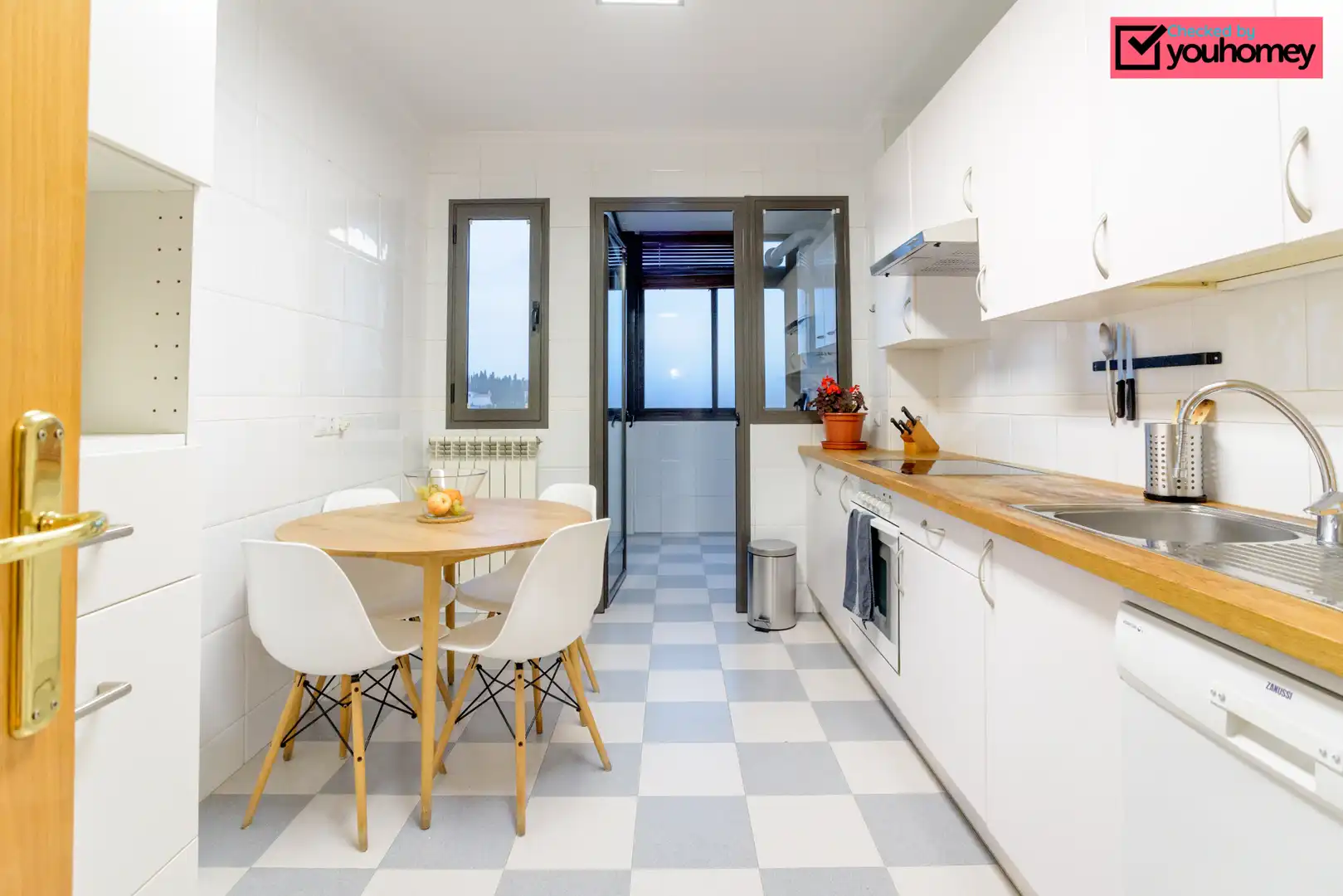 Cuina de Pis de lloguer en  Madrid Capital amb Aire condicionat, Calefacció i Moblat