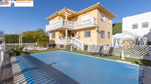 MAGNIFICO CHALET INDEPENDIENTE CON CALIDADES ESPECTACULARES Y PISCINA PRIVADA EN GOJAR!