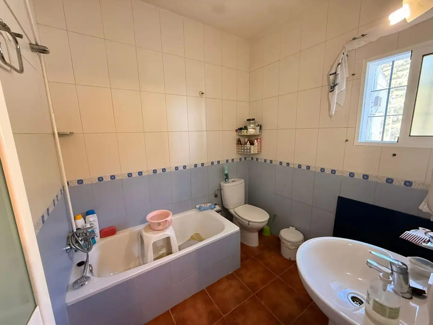 Badezimmer von Country house zum Verkauf in Obejo
