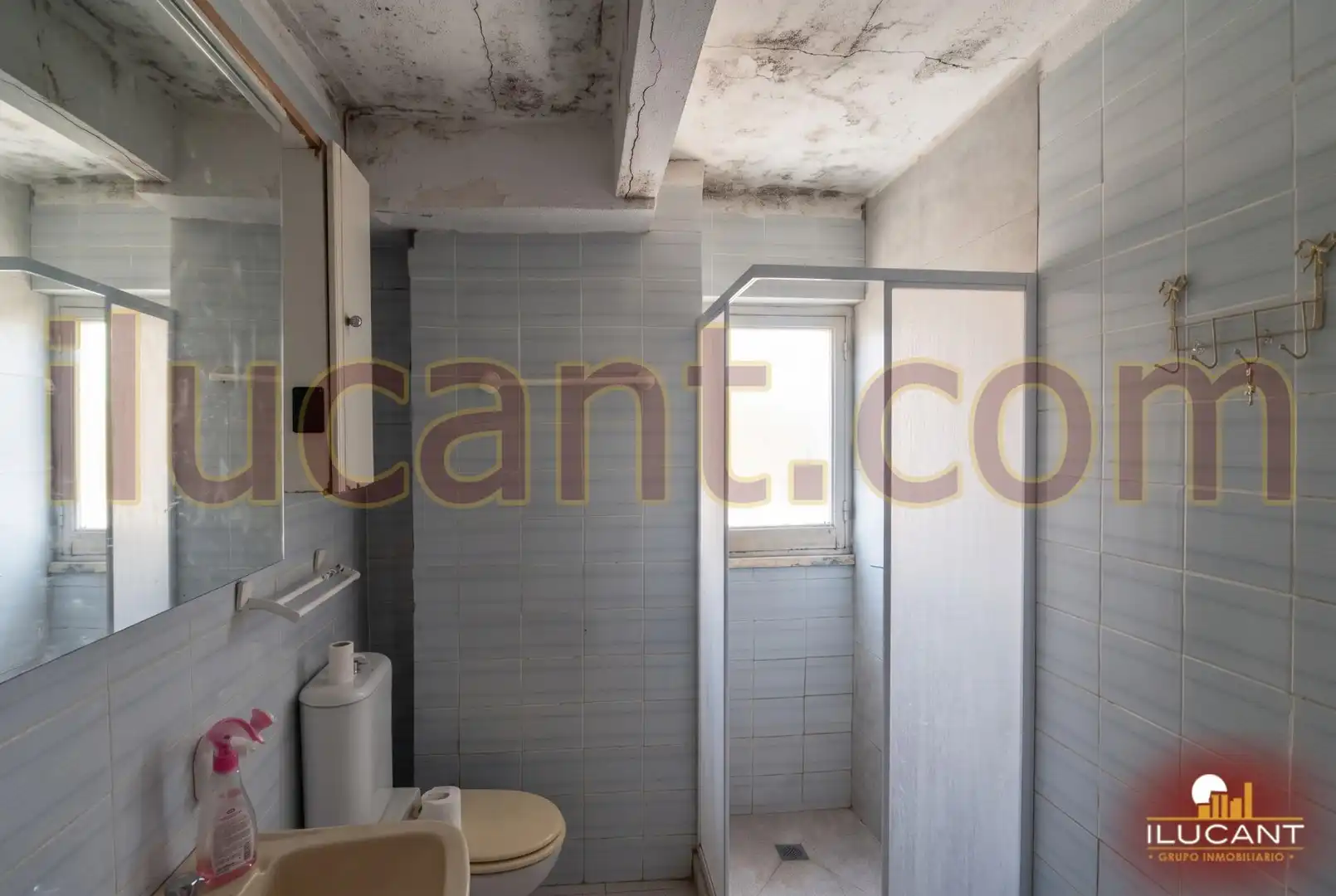 Baño de Piso en venta en Alicante / Alacant con Balcón