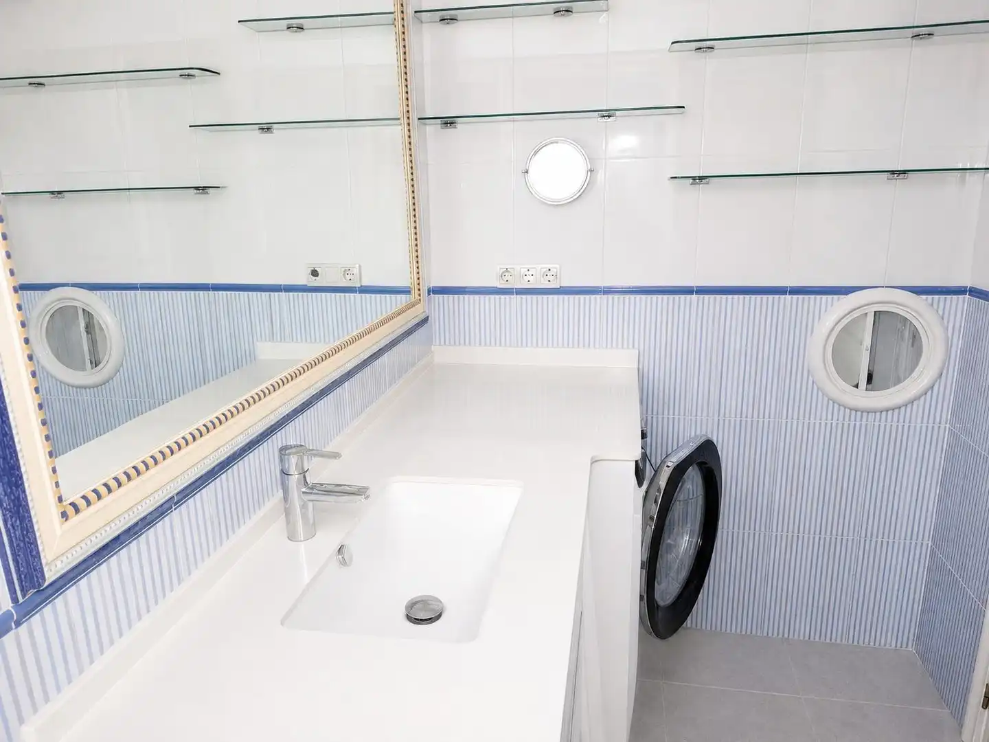 Badezimmer von Wohnung zum Verkauf in La Ràpita mit Klimaanlage, Terrasse und Alarm