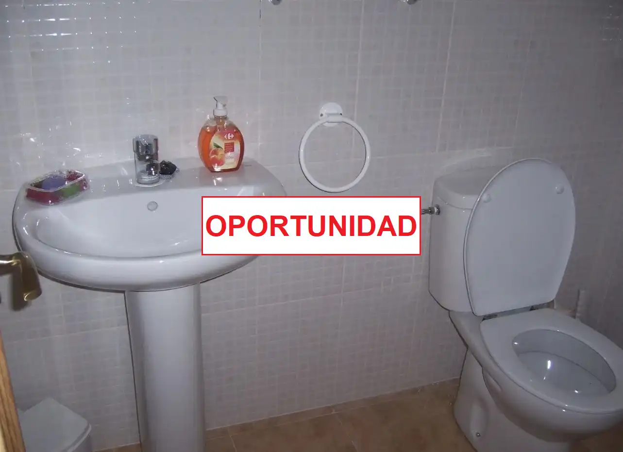 Bathroom of Duplex for sale in Ciudad Real Capital  with Air Conditioner, Storage room and Furnished