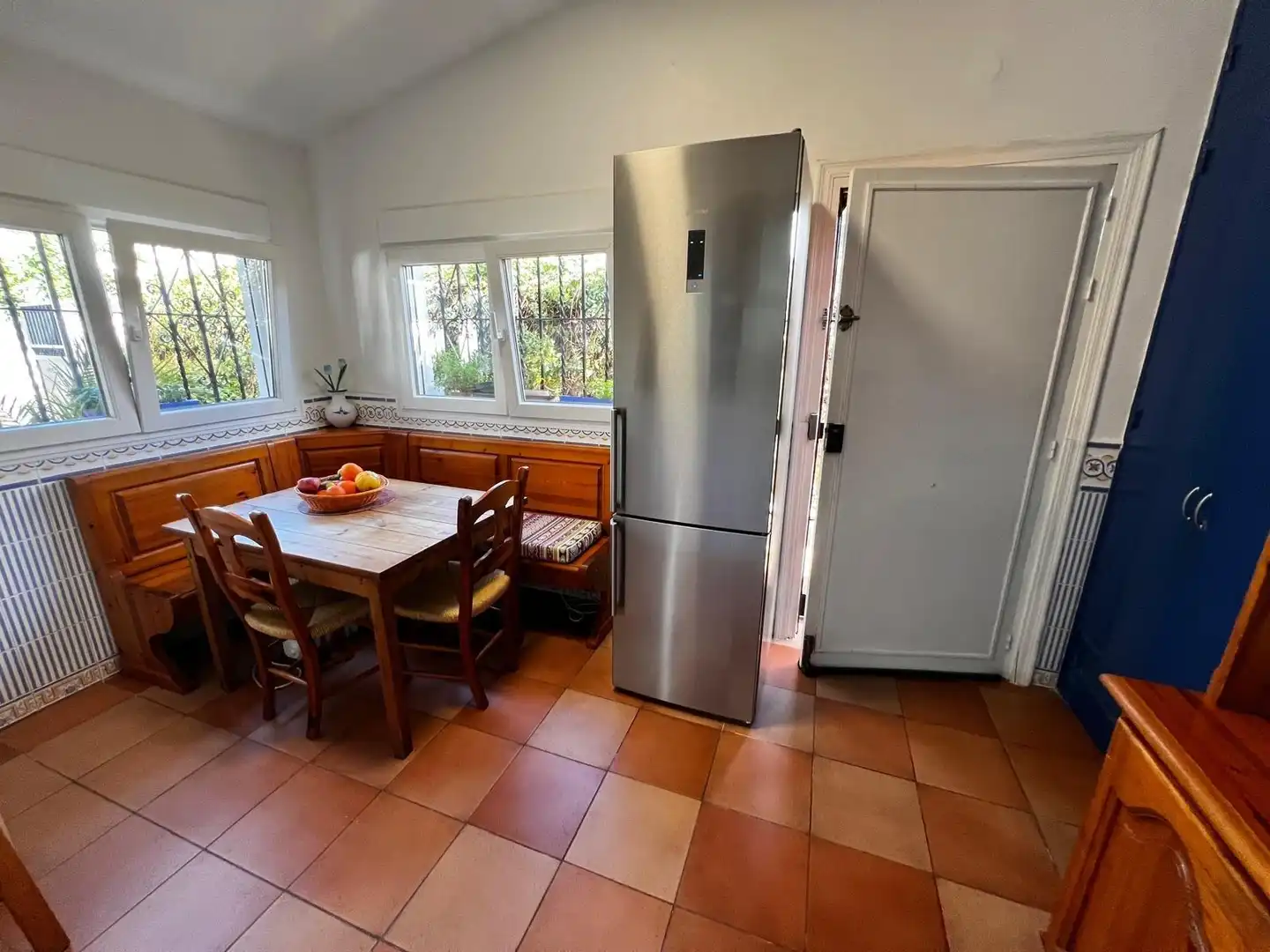 Cuina de Casa o xalet en venda en Málaga amb Aire condicionat, Calefacció i Jardí privat