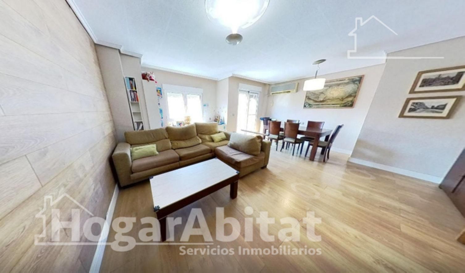 Sala d'estar de Pis en venda en Paterna amb Aire condicionat i Balcó