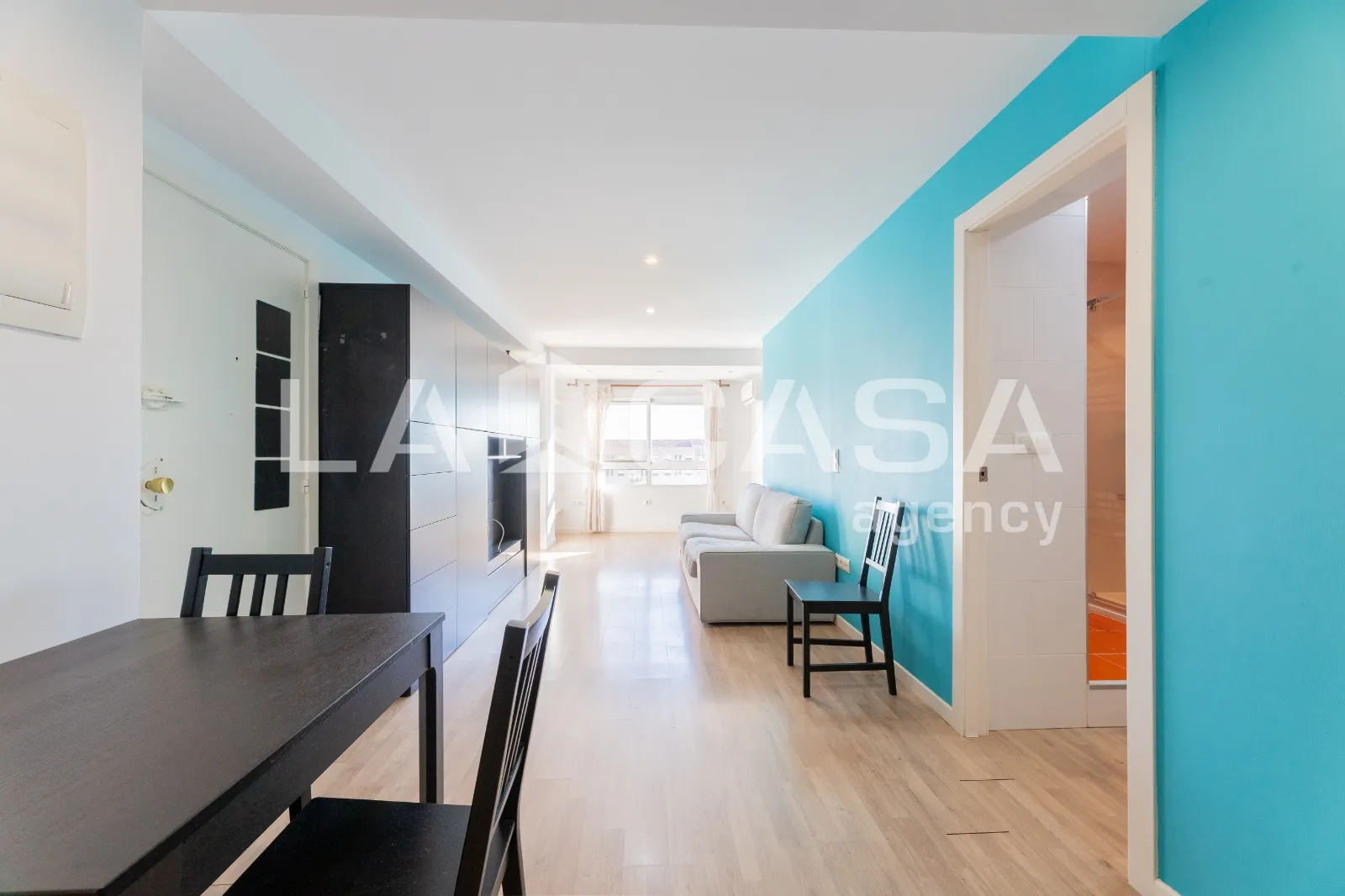 Flat for sale in  Valencia Capital  with Balcony