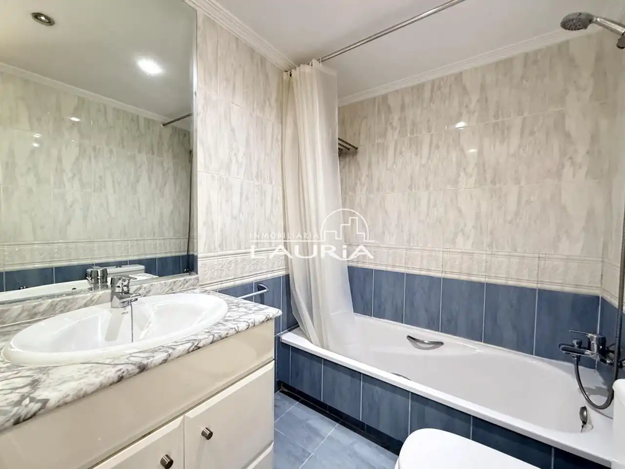 Badezimmer von Dachboden zum Verkauf in Valencia mit Klimaanlage und Terrasse