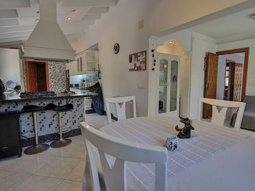 Villa con piscina in vendita a Benicolada - Las Adelfas