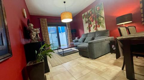 Foto 4 de Casa adosada en venda a Calle Huerta Raimundo, 1, Alcalá del Río, Sevilla