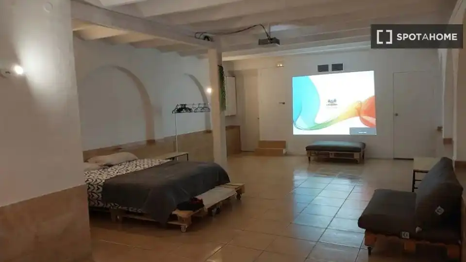 Flat for rent in L'Hospitalet de Llobregat  with Air Conditioner, Heating and Furnished