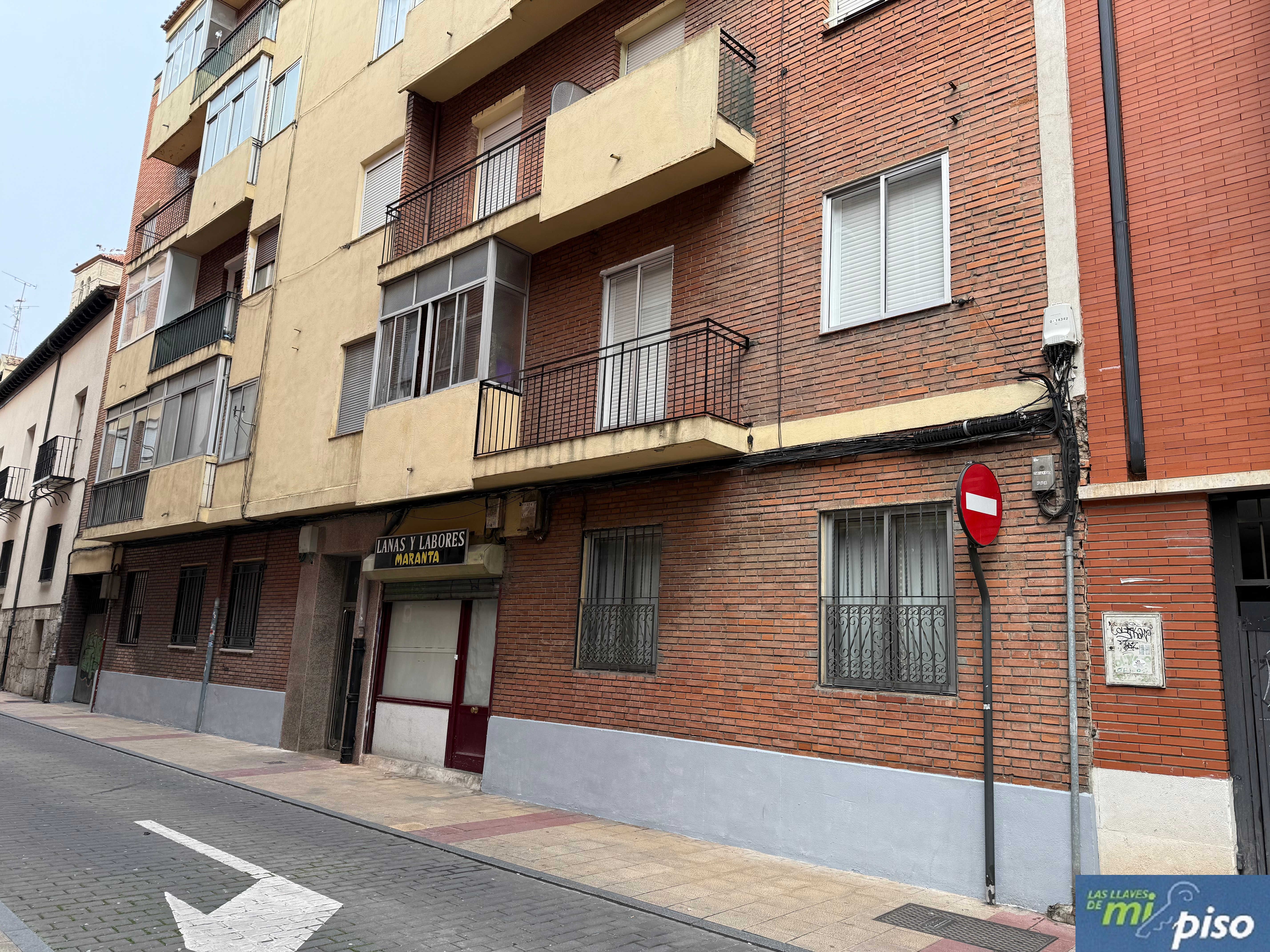 Vista exterior de Piso en venta en Valladolid Capital con Calefacción, Parquet y Terraza