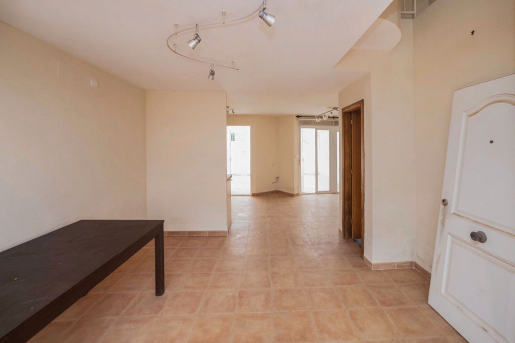 Casa adosada en venda en La Nucia amb Aire condicionat i Piscina