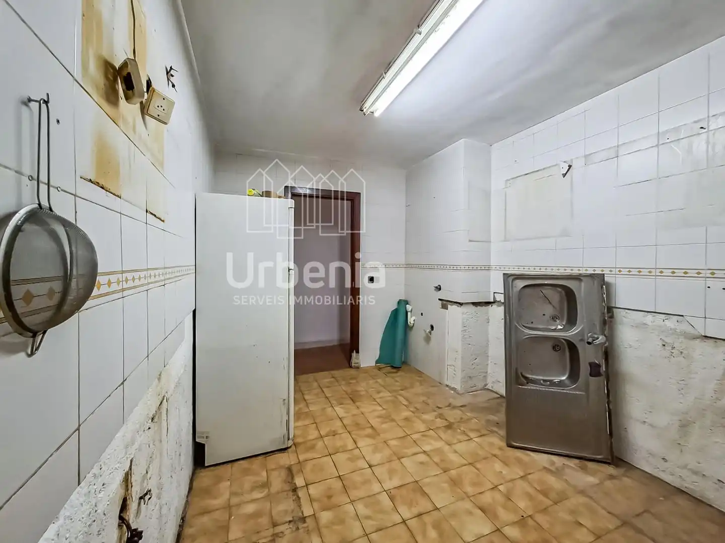 Cocina de Piso en venta en Premià de Mar con Calefacción, Terraza y Piscina