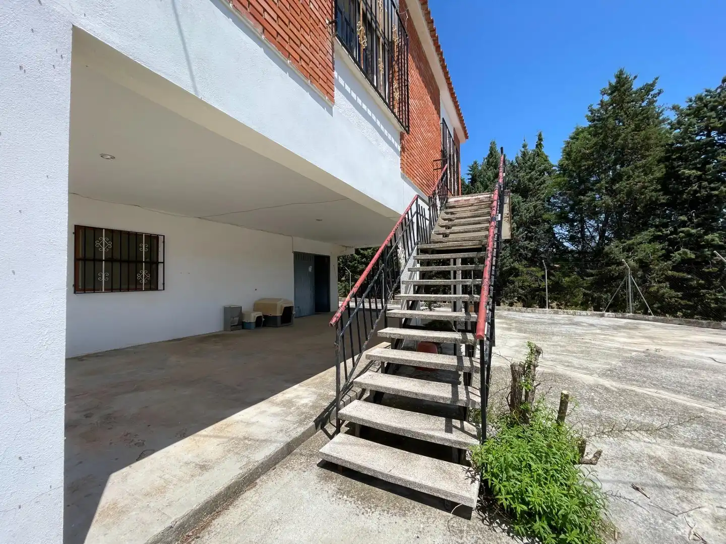 Vista exterior de Casa o chalet en venta en Chera con Terraza y Balcón