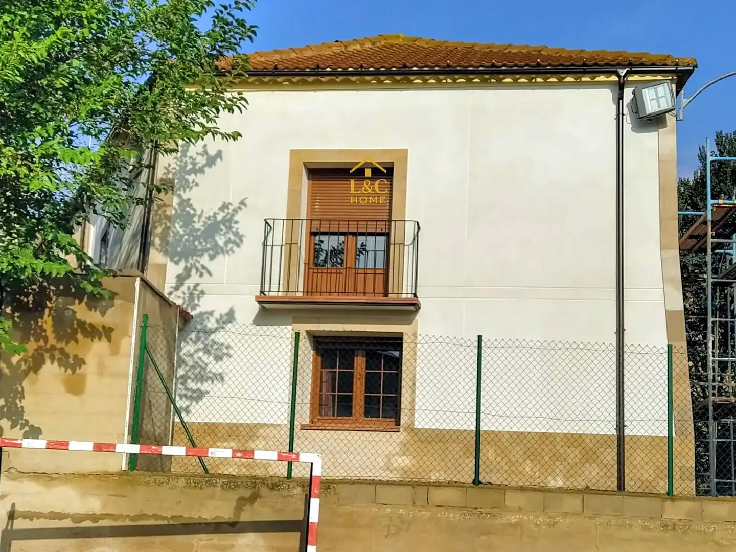 Vista exterior de Casa o xalet en venda en Almazul amb Jardí privat