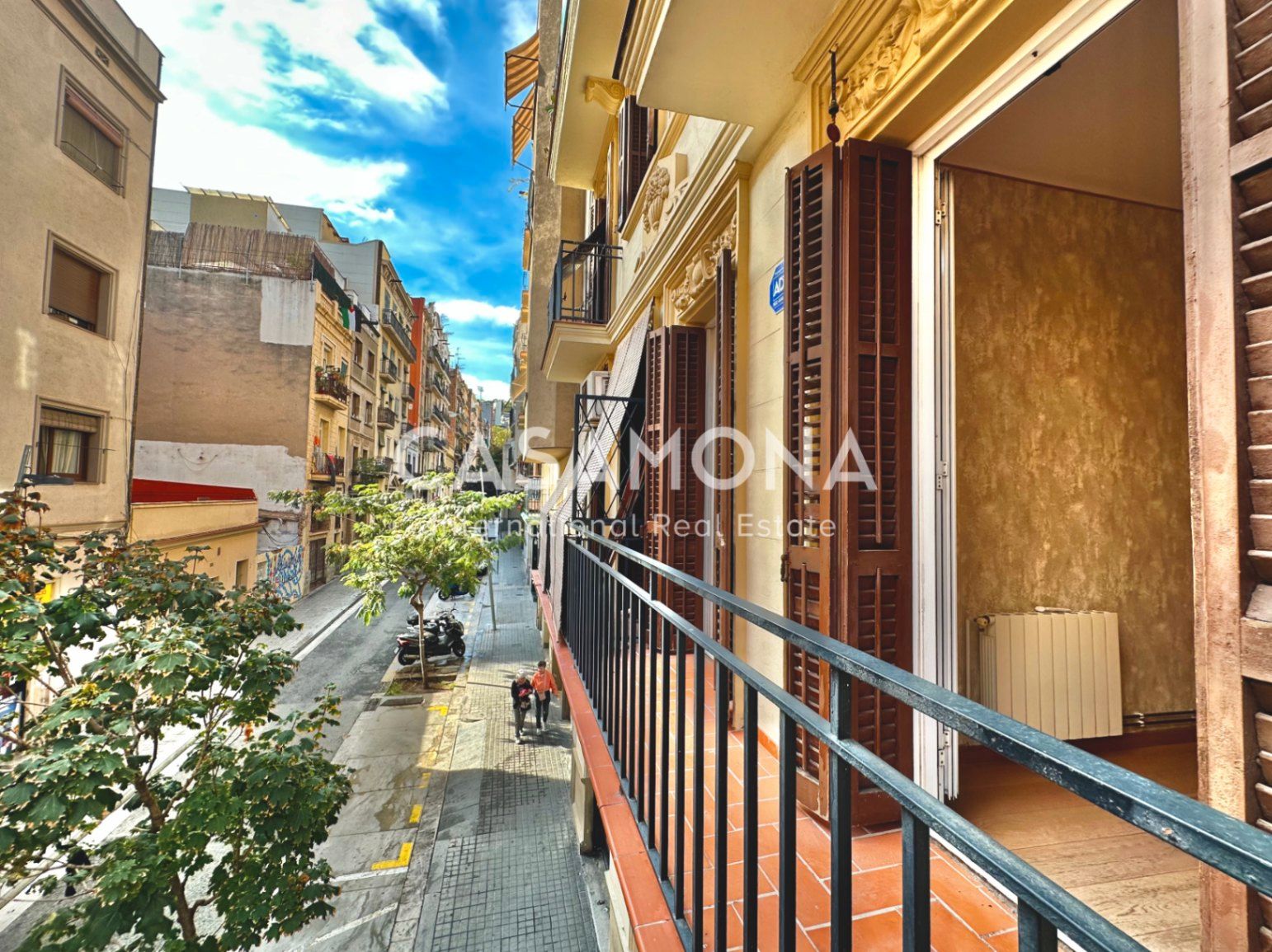Exterior view of Apartment for sale in  Barcelona Capital  with Air Conditioner, Terrace and Balcony