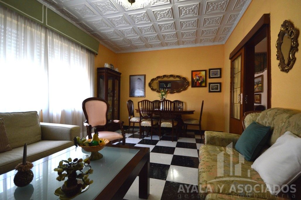 Casa adosada en venda a Ciudad Jardín