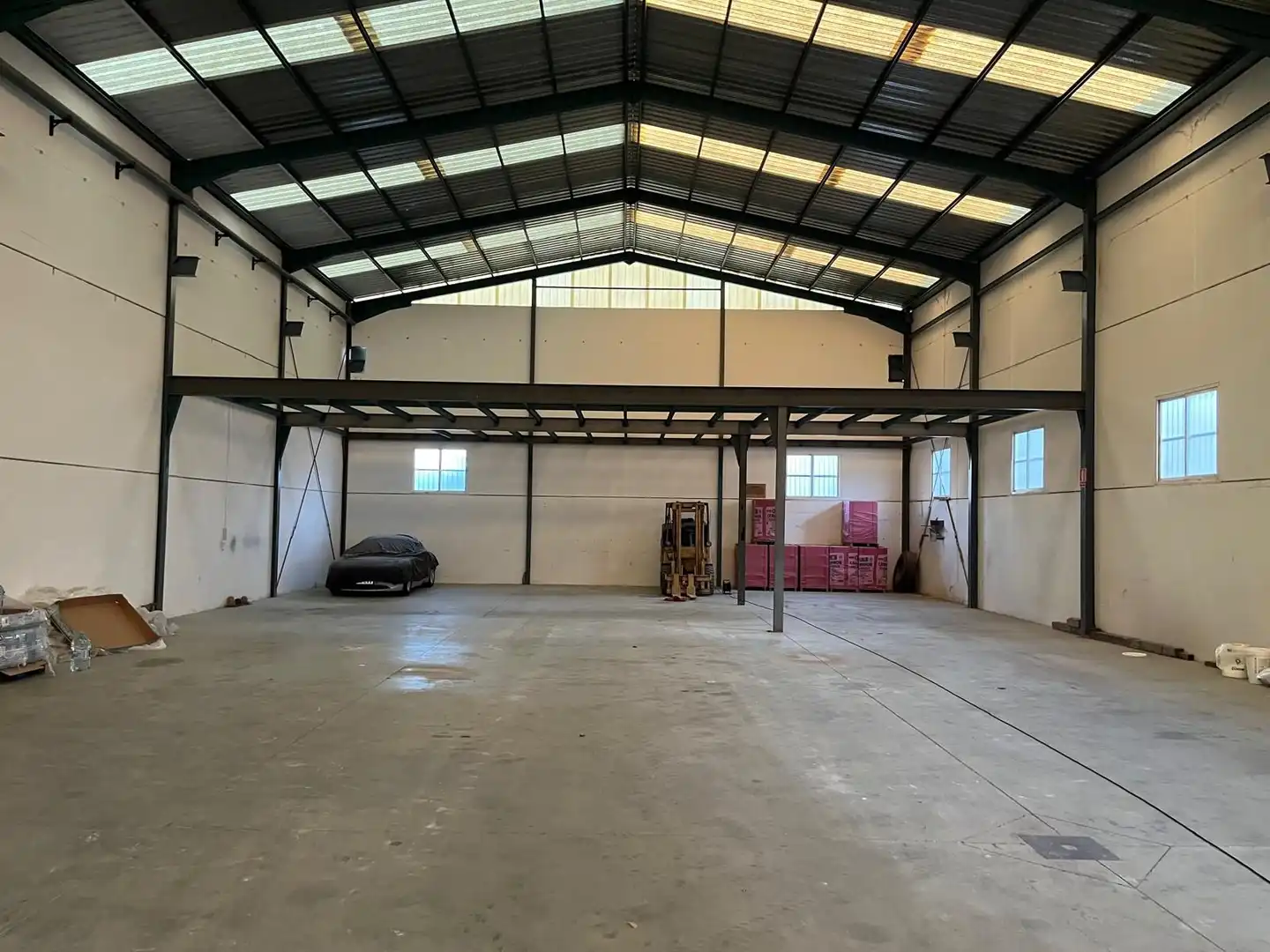 Nave industrial en venta en Fines