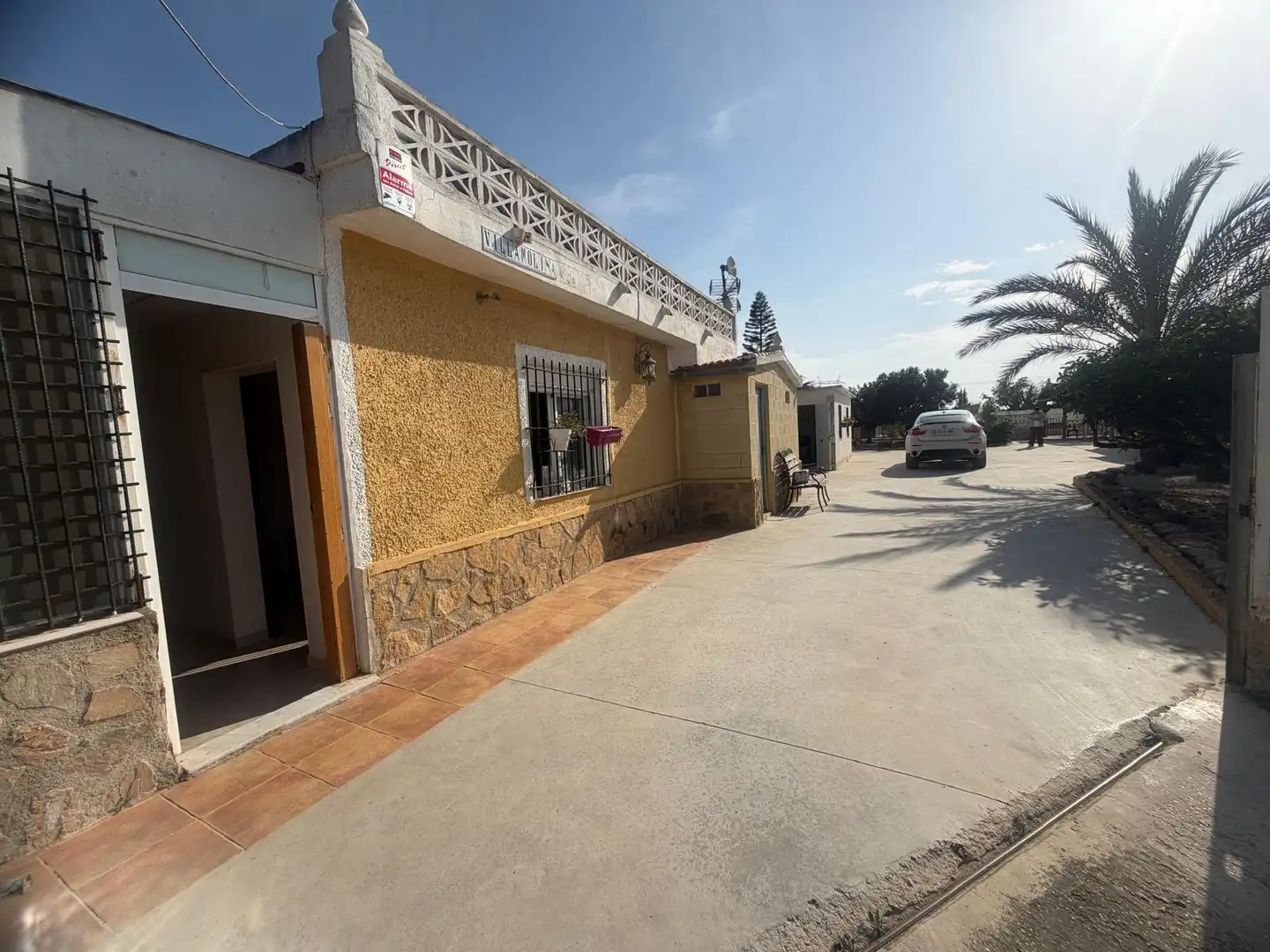 Vista exterior de Casa o xalet en venda en Elche / Elx amb Aire condicionat, Jardí privat i Terrassa